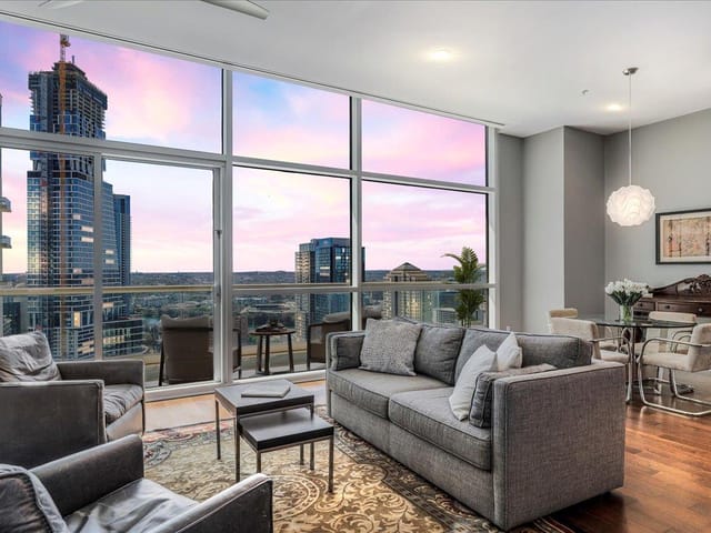 555 E 5th St Unit #2706