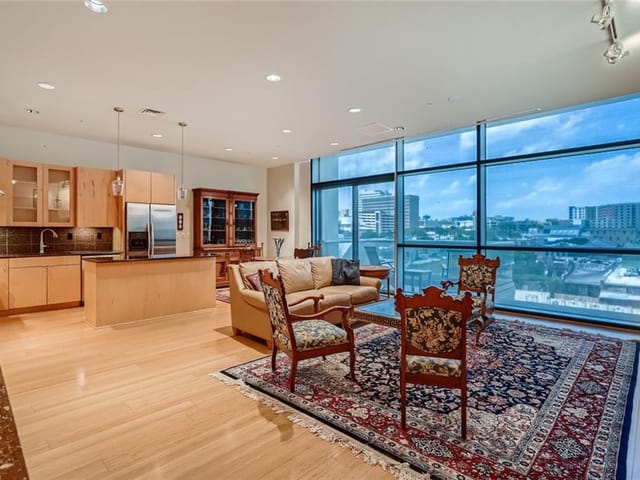 555 E 5th St Unit #501