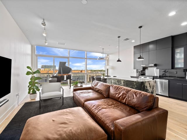 555 E 5th ST Unit #521