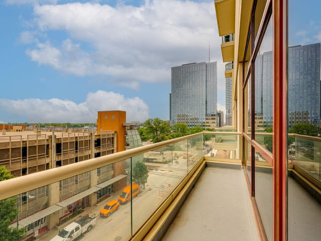 555 E 5th ST Unit #523