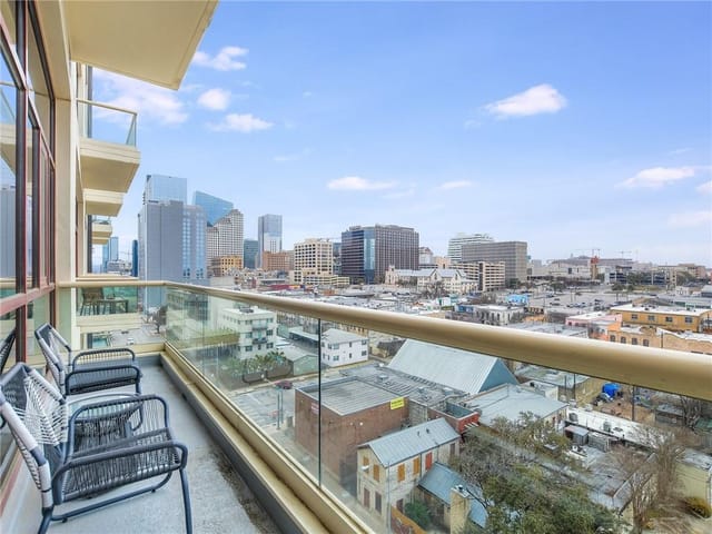555 E 5th St Unit #807