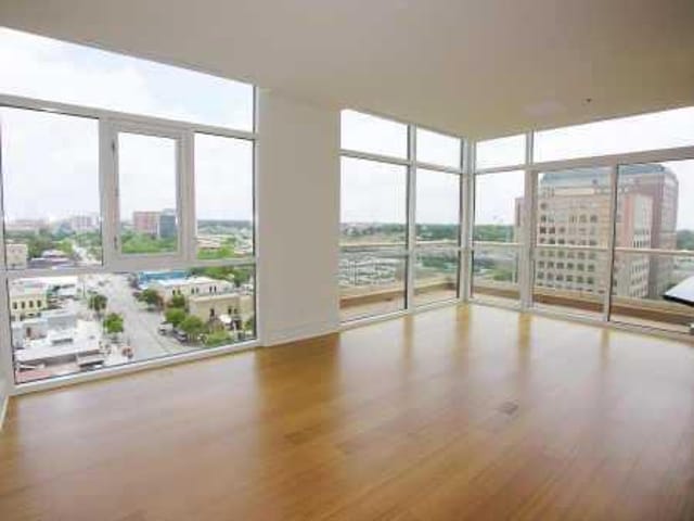 555 E 5th ST Unit #901