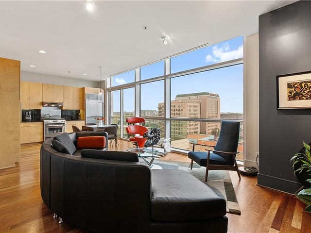 555 E 5th St Unit #927