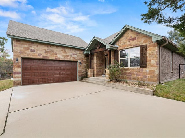 5562 Denmans Loop