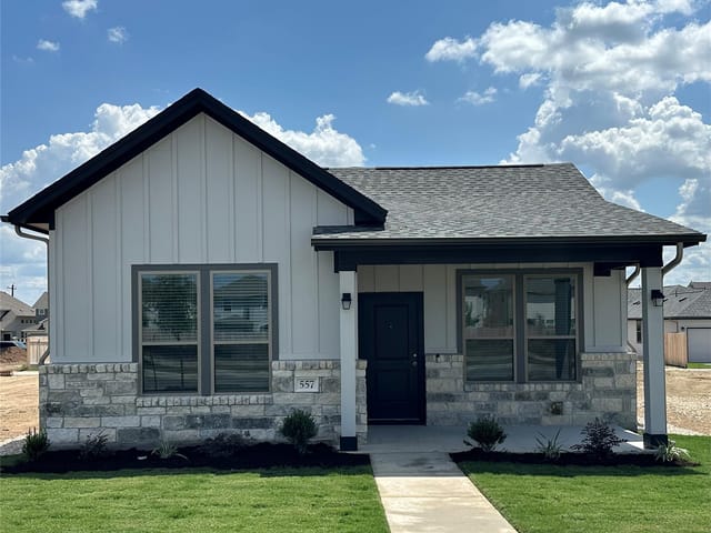 557 Porter Country PKWY