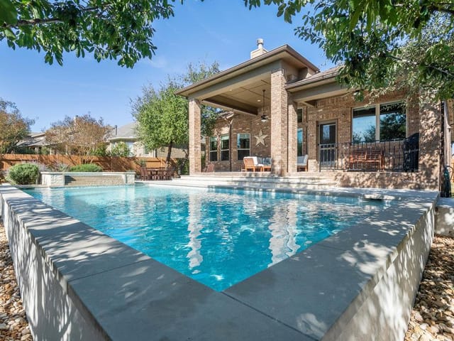 558 Merion DR