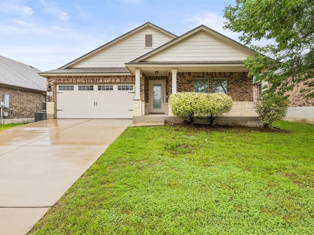 5586 Perdita DR