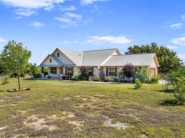 560 Saddle Ridge DR