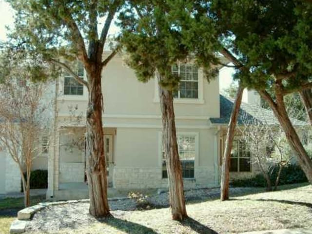 5600 WOLF Ct