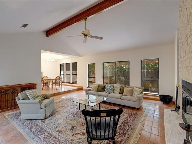 5601 Courtyard Cv