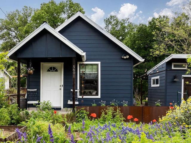 5601 Harold Ct