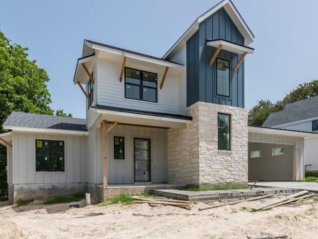 5602 Driftwood Dr