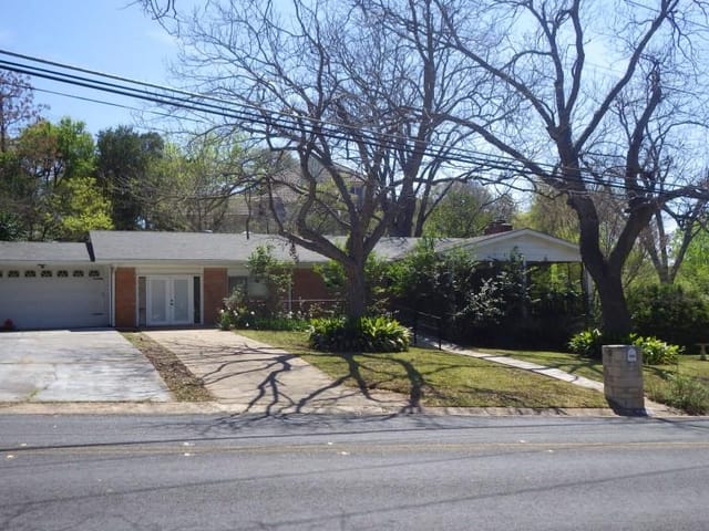 5603 Driftwood Dr