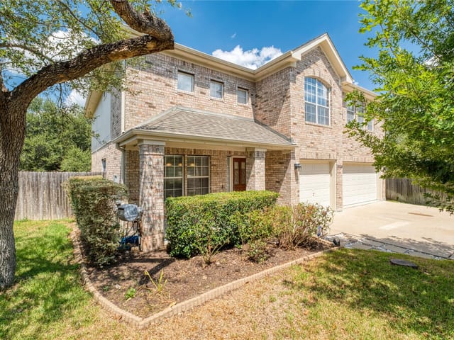 View 5604 Beachmont CT in Circle C Ranch Ph B Sec 17 5604 Beachmont CT - property photo 1 - Luxury home in Circle C Ranch Ph B Sec 17, Austin, TX