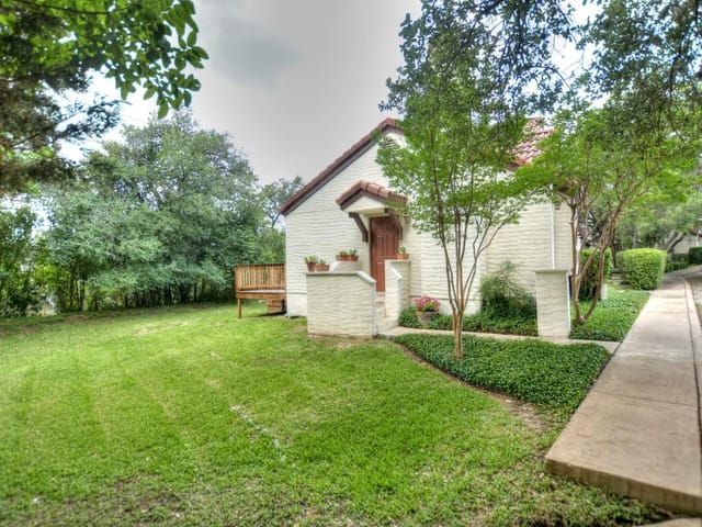 5604 Bonnell Vista St Unit #E-1