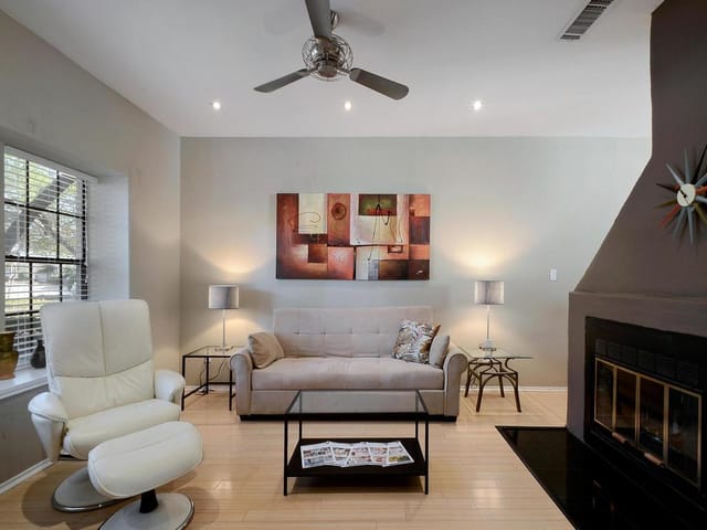 5604 Bonnell Vista St Unit #E-5