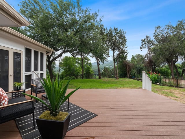 5604 N Scout Island Cir