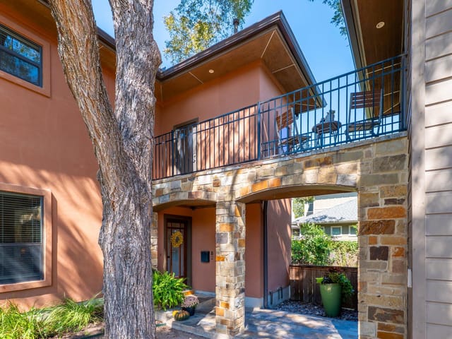 5606 Clay Ave Unit #B2