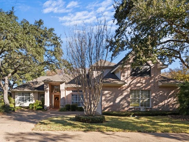 5606 N Scout Island Cir