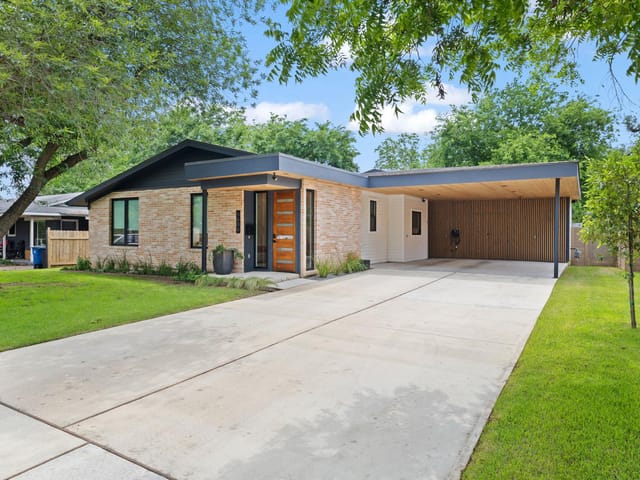 5606 Westminster Dr