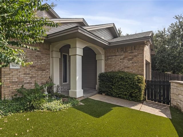 5607 Creek MDWS Unit #B