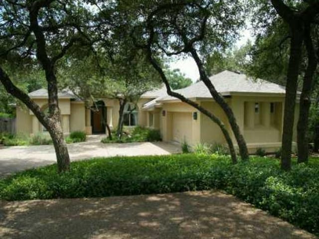 5611 Palisade Ct