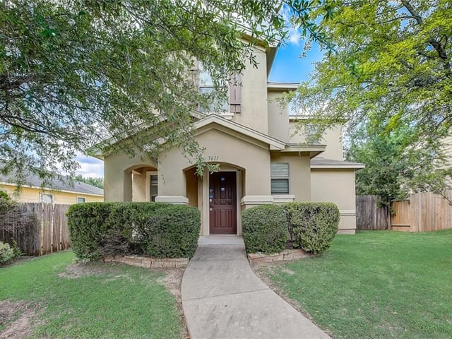 5611 Viewpoint Dr