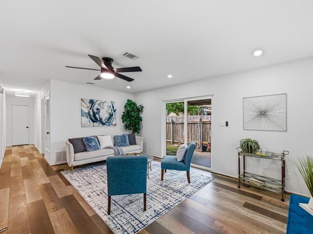 5613 Jacaranda Dr