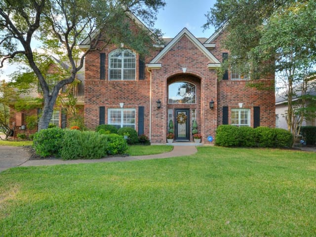 5618 N Scout Island Cir