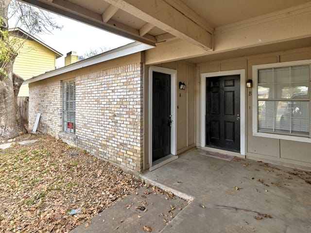 5619 Jacaranda DR