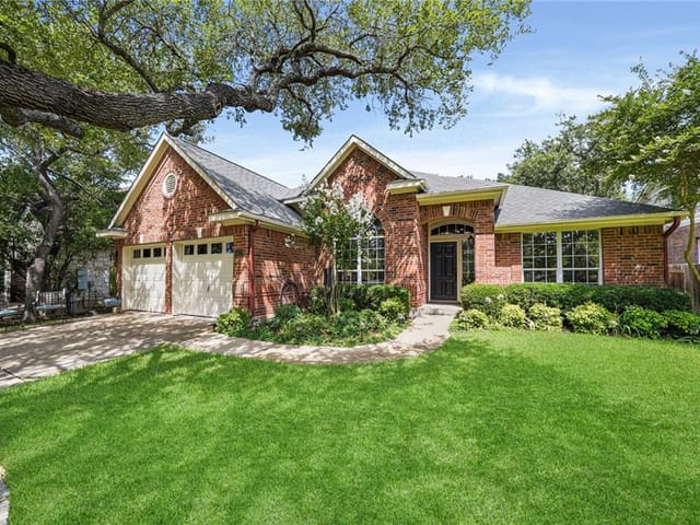5629 Republic Of Texas BLVD