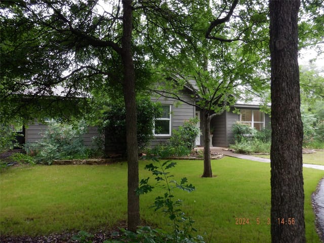 5638 Oak Blvd W
