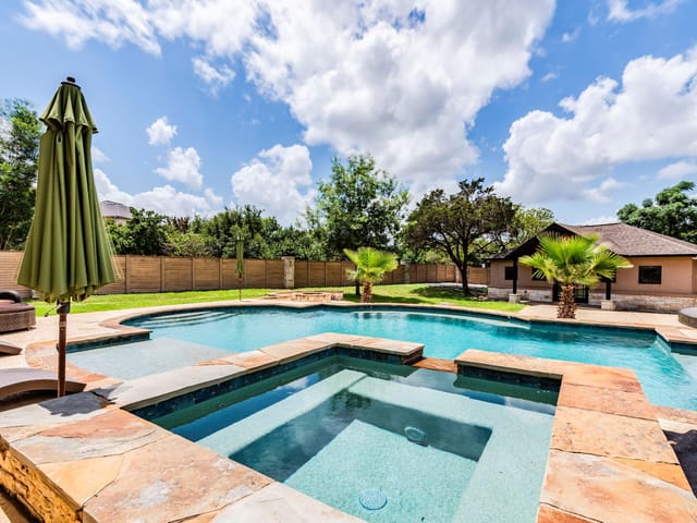 5700 Brittlyns CT