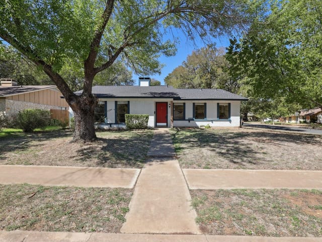 5700 Lewood Dr