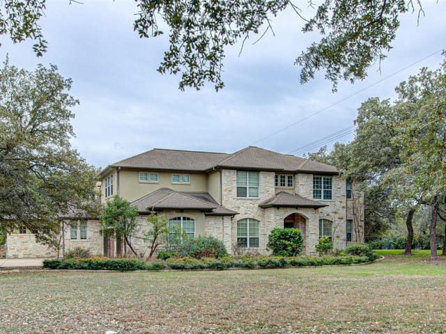 5701 Laguna Cliff LN