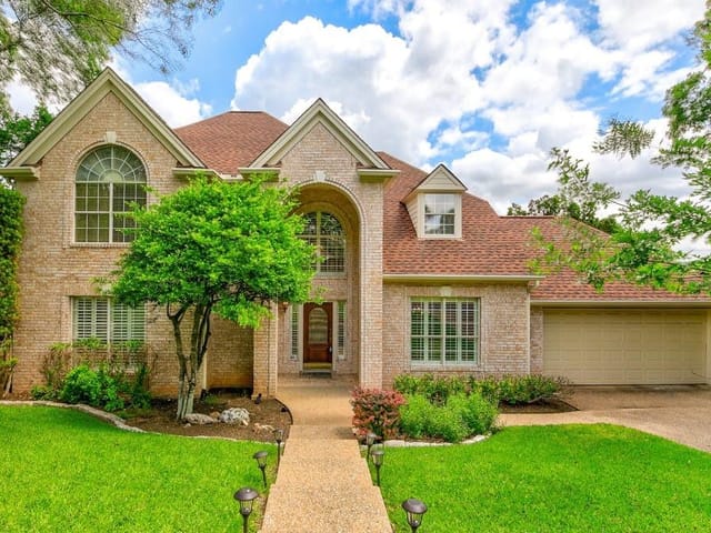 5702 Barker Ridge Dr