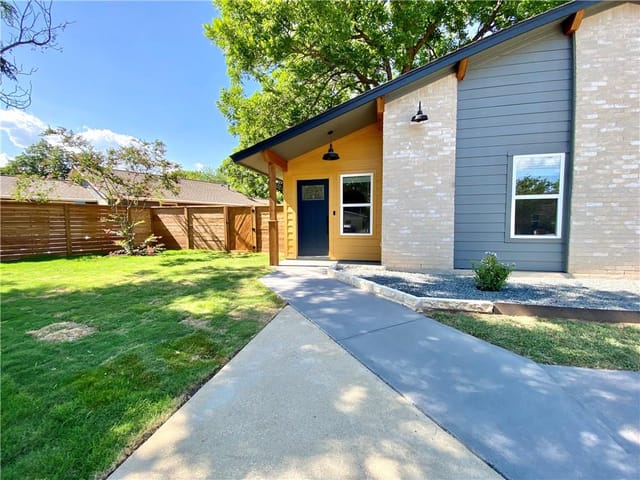 5702 Tracy Lynn Ln Unit #A