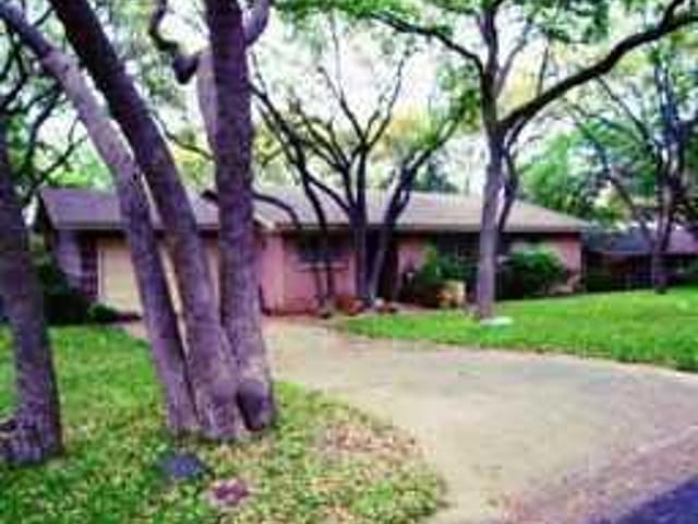 5703 TRAILRIDGE DR