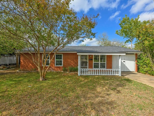 5704 Cedardale DR