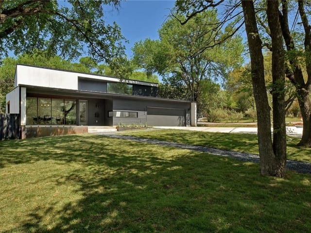 5704 Driftwood Dr