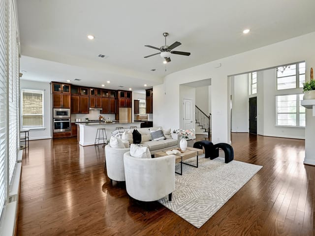 5704 Monrovia Ln