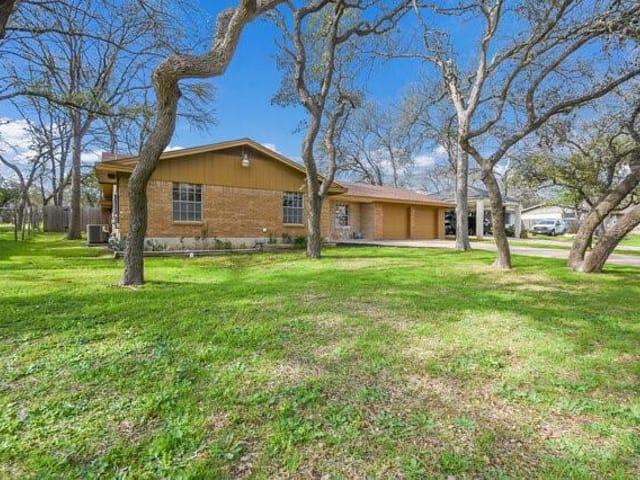 5704 Parkwood Dr