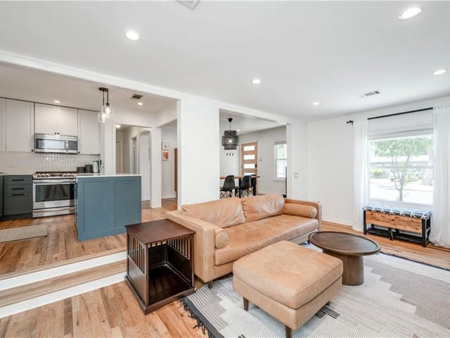 5705 Duval St
