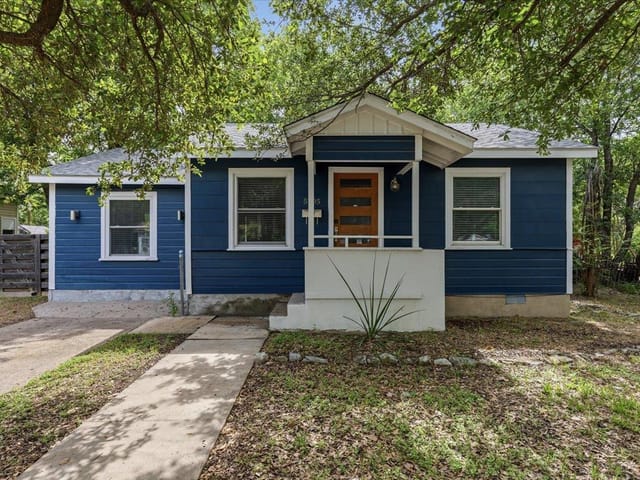 5705 Duval ST