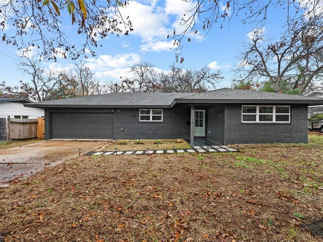 5705 Fairlane Dr