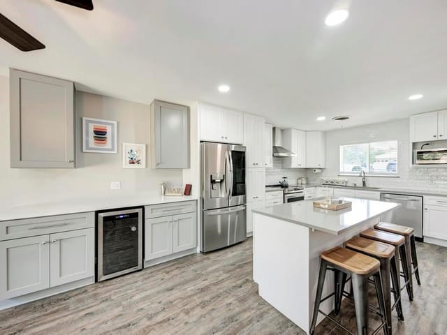 5705 Parkwood Dr