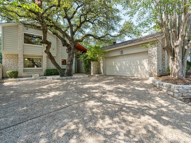 5705 Sam Houston Cir