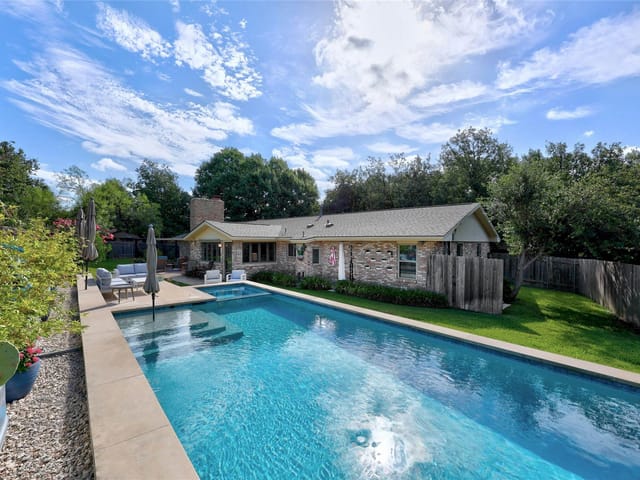 5708 Bullard Dr