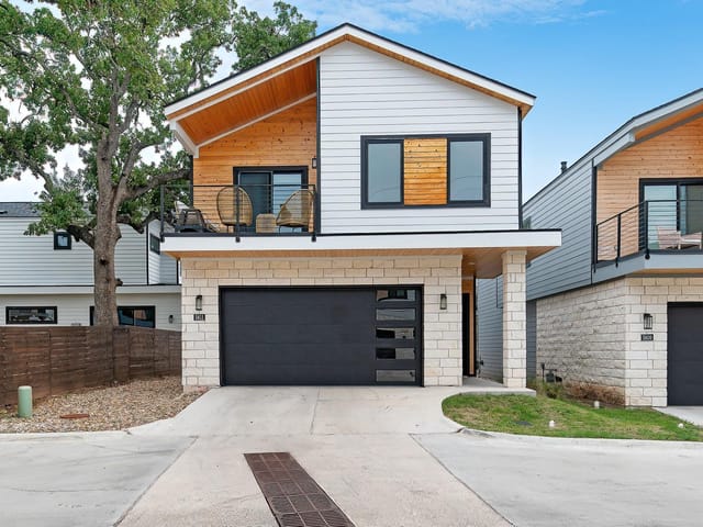 5708 Sutherlin Rd Unit #8