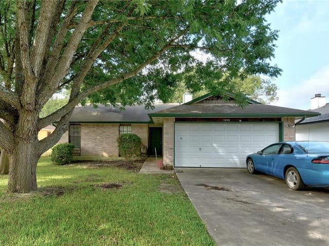5709 Fence Row